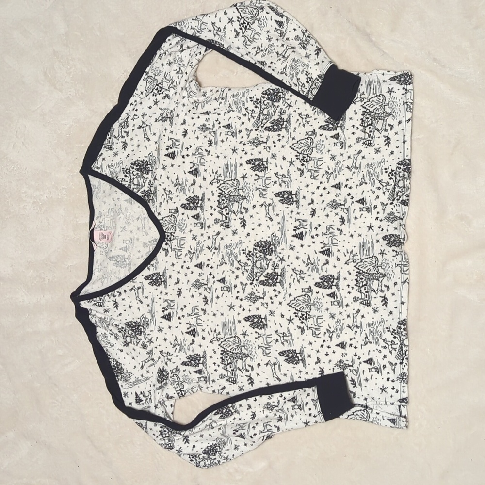 Victoria secret woman's Black And White long sleeve Christmas Pajama top size XL